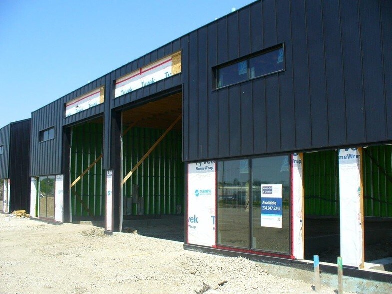 615 Mission St, Winnipeg, MB à louer - Photo de l’immeuble – Image 3 sur 19