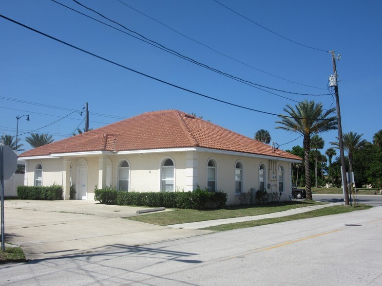 1614 S Ridgewood Ave, Daytona Beach, FL à louer - Photo de l’immeuble – Image 2 sur 5