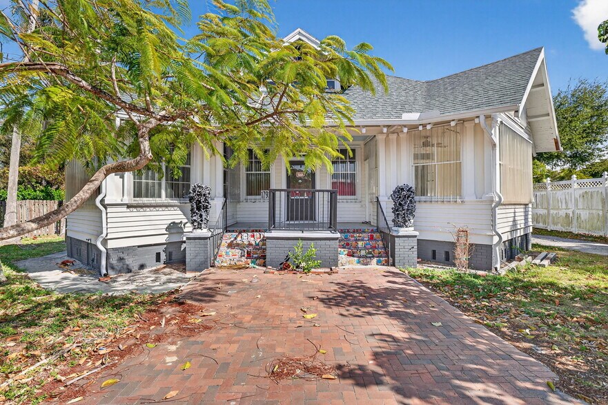 1793 Fowler St, Fort Myers, FL à vendre - Photo de l’immeuble – Image 3 sur 35