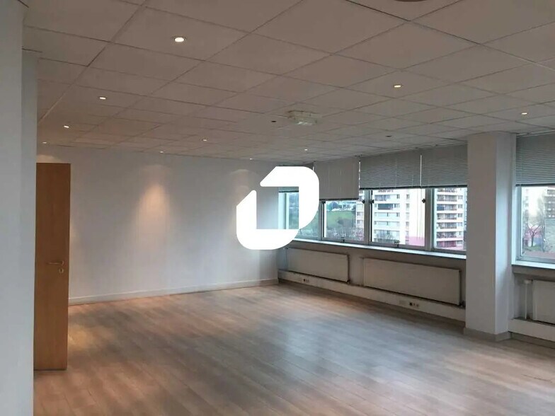 Local d’activités dans Bagnolet à louer - Photo de l’immeuble – Image 3 sur 8