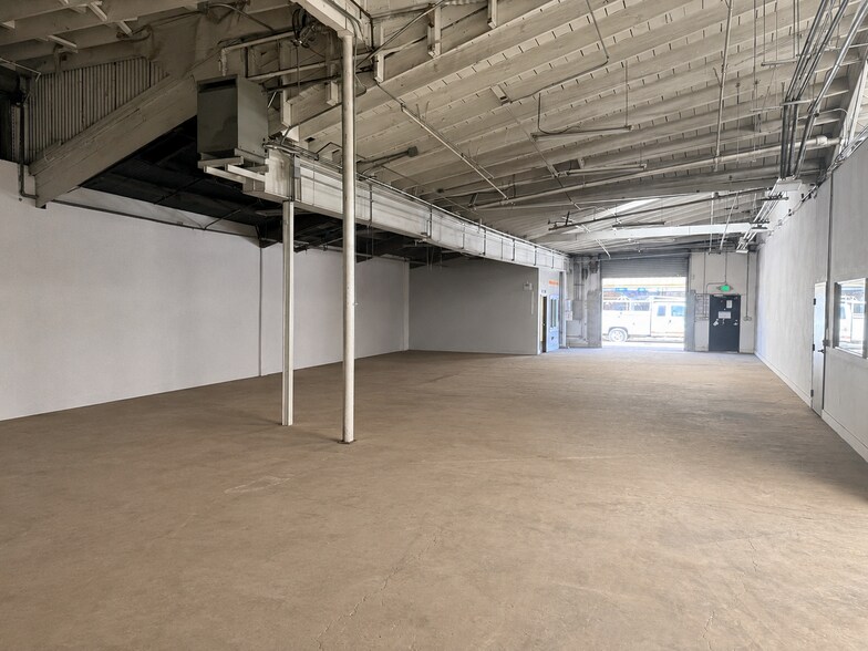 3100 E 10th St, Oakland, CA à louer - Photo de l’immeuble – Image 3 sur 8