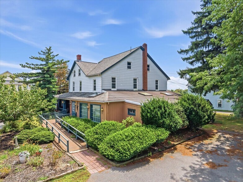 402 W Moorestown Rd, Nazareth, PA à vendre - Photo de l’immeuble – Image 3 sur 50