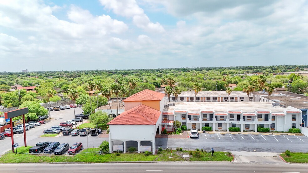 715 S Frontage Rd, Brownsville, TX à vendre - Photo de l’immeuble – Image 2 sur 5