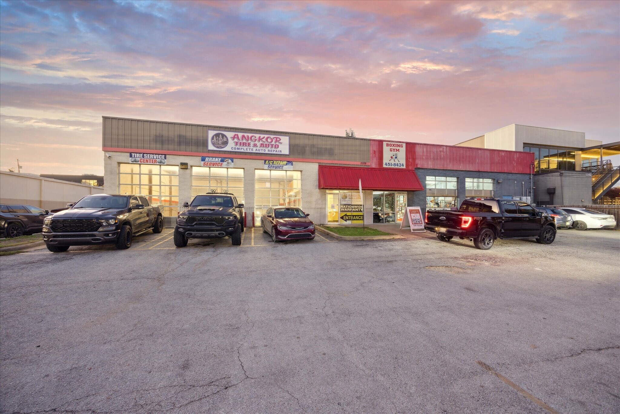 5528 N Lamar Blvd, Austin, TX à louer Photo principale– Image 1 sur 28