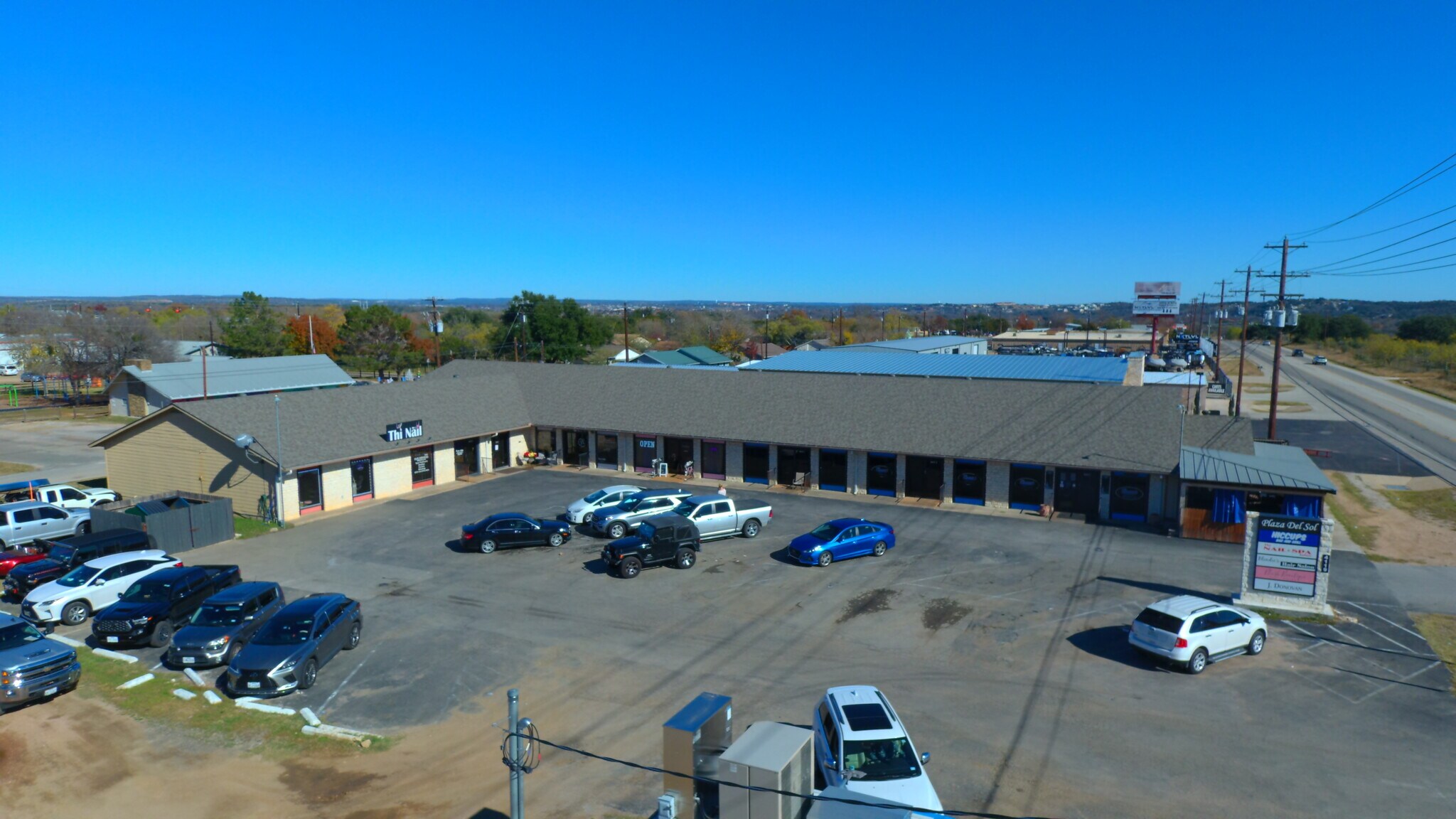 4119 W FM 2147, Cottonwood Shores, TX à louer Photo de l’immeuble– Image 1 sur 42