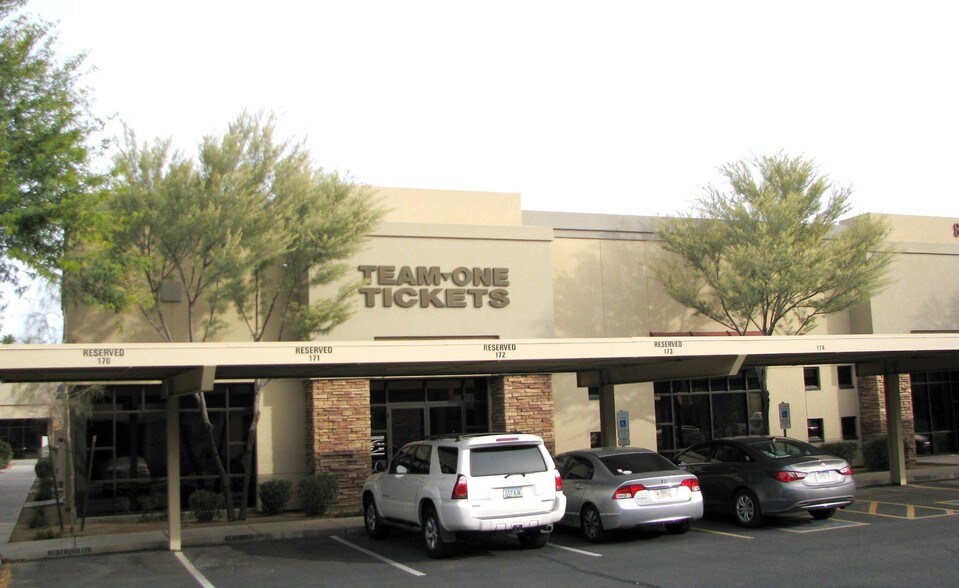 8121 E Indian Bend Rd, Scottsdale, AZ à louer - Photo de l’immeuble – Image 3 sur 5