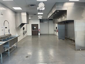 630 Ralph Ablanedo Dr, Austin, TX à louer Photo intérieure– Image 2 sur 4