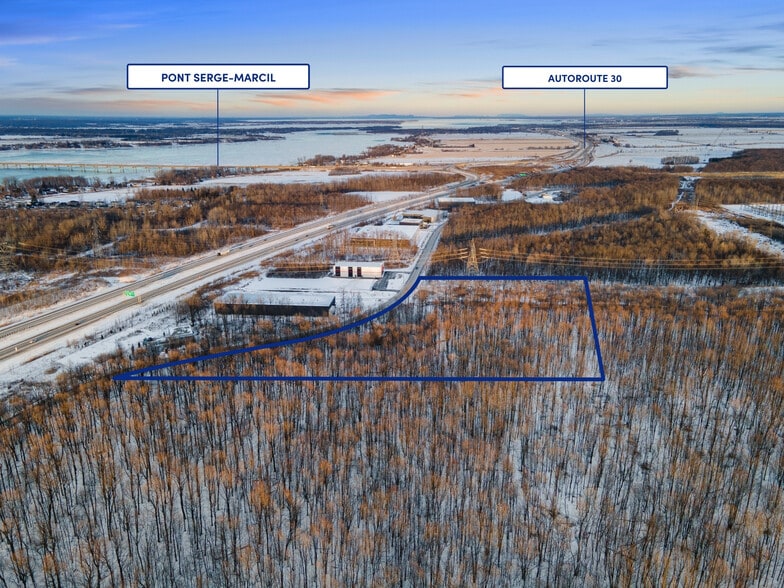 Av Pierre-Dansereau, Salaberry-de-valleyfield, QC à louer - Aérien – Image 3 sur 15