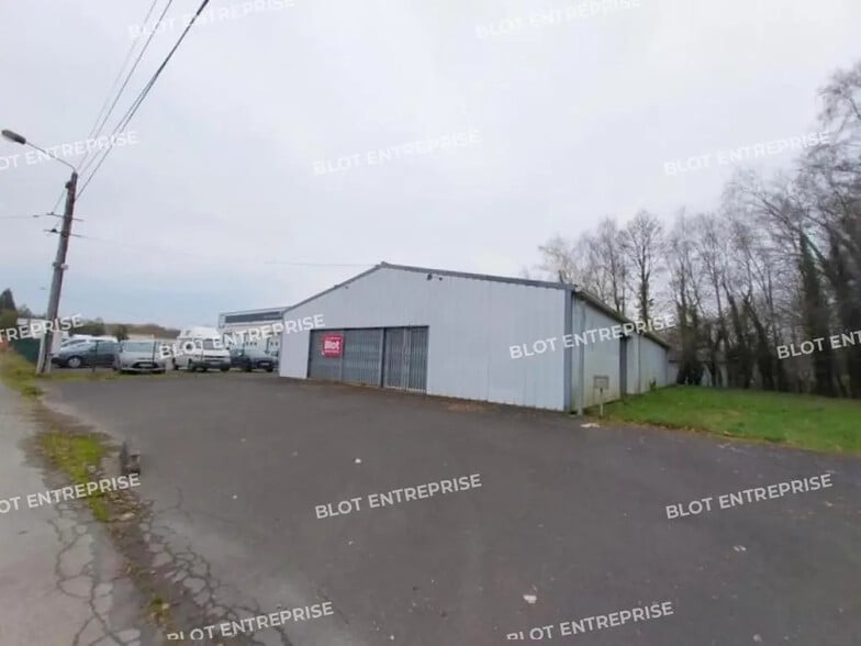 Local d’activités dans Pontivy à louer - Photo de l’immeuble – Image 2 sur 5