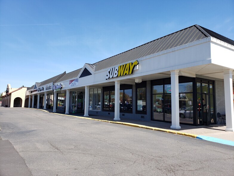 1682-1732 N Lexington Pky, Roseville, MN à louer - Photo de l’immeuble – Image 3 sur 3