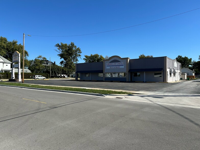 102 E Park St, Taylorville, IL à vendre - Photo de l’immeuble – Image 2 sur 147
