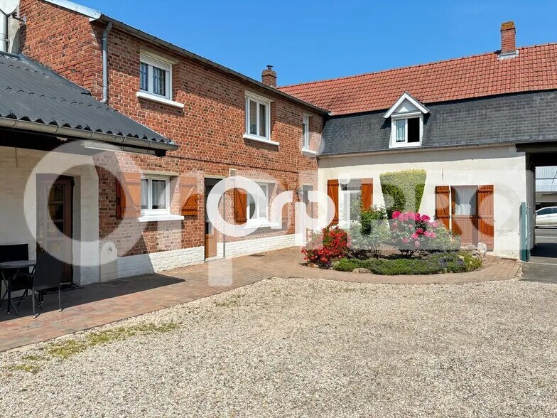 211 Avenue John Fitzgerald Kennedy, Arras à vendre - Photo de l’immeuble – Image 2 sur 9