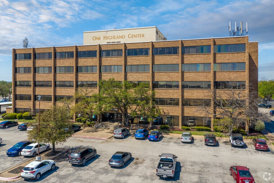 314 E Highland Mall Blvd, Austin, TX à louer - Photo de l’immeuble – Image 1 sur 7