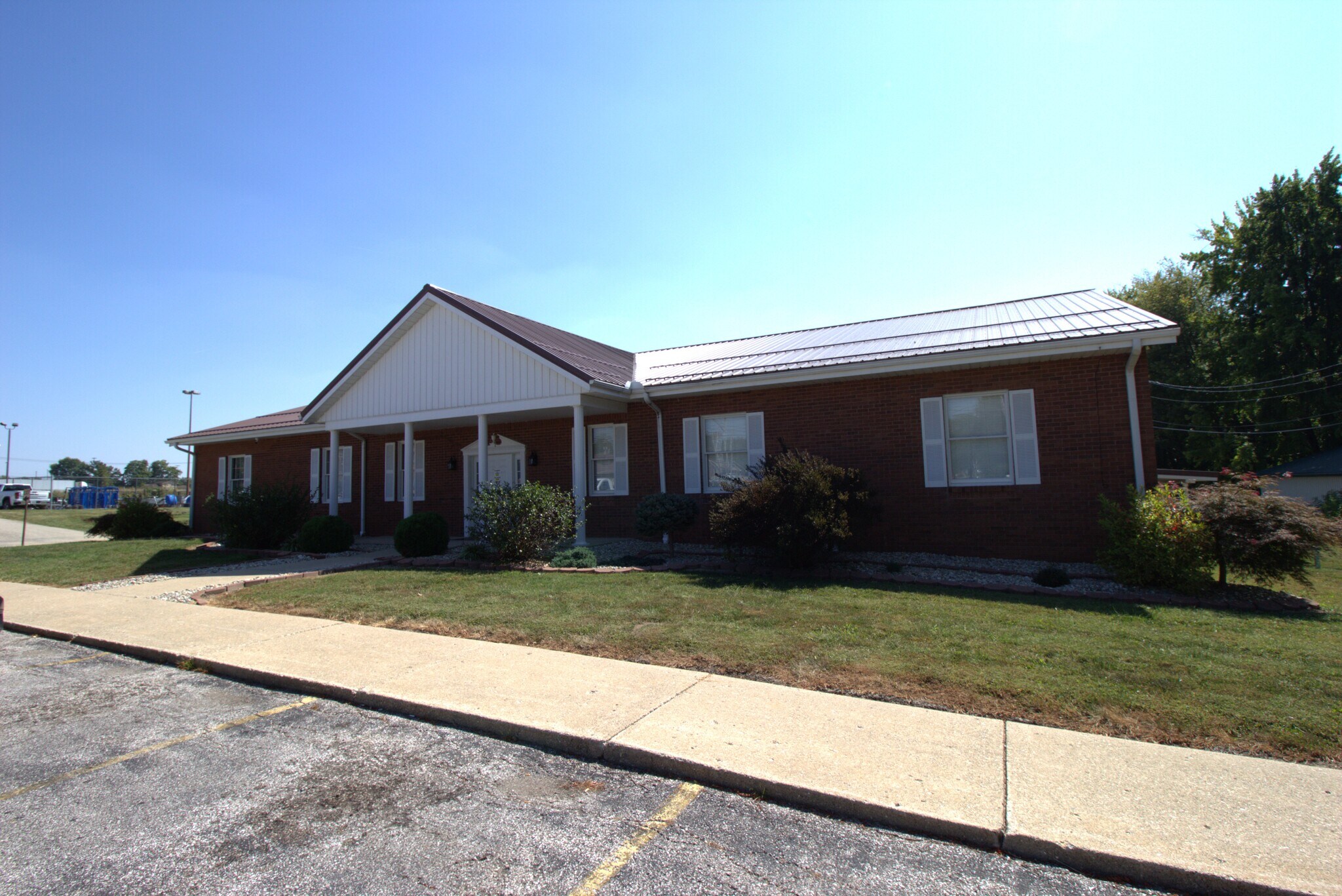 2125 E State Highway 54, Linton, IN à vendre Photo de l’immeuble– Image 1 sur 25