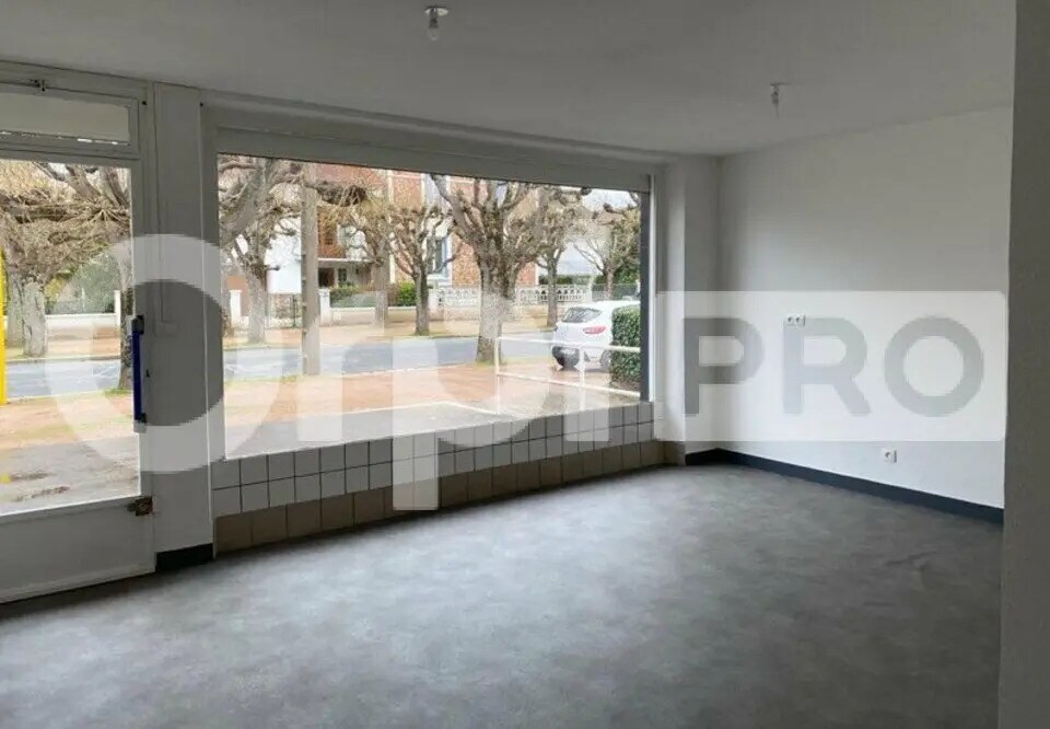 Local commercial dans Montluçon à louer Photo intérieure– Image 1 sur 3