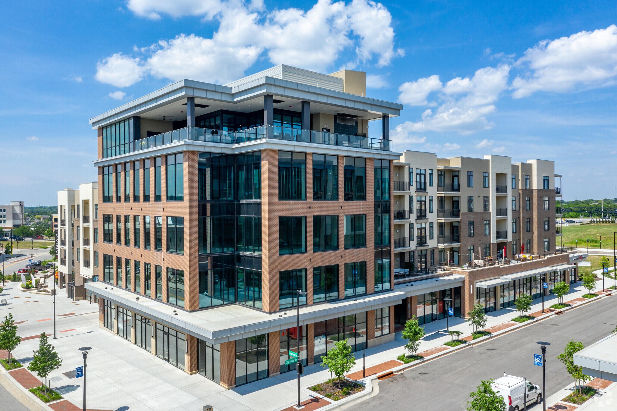 W 87th St Pky, Lenexa, KS à louer Photo principale– Image 1 sur 27