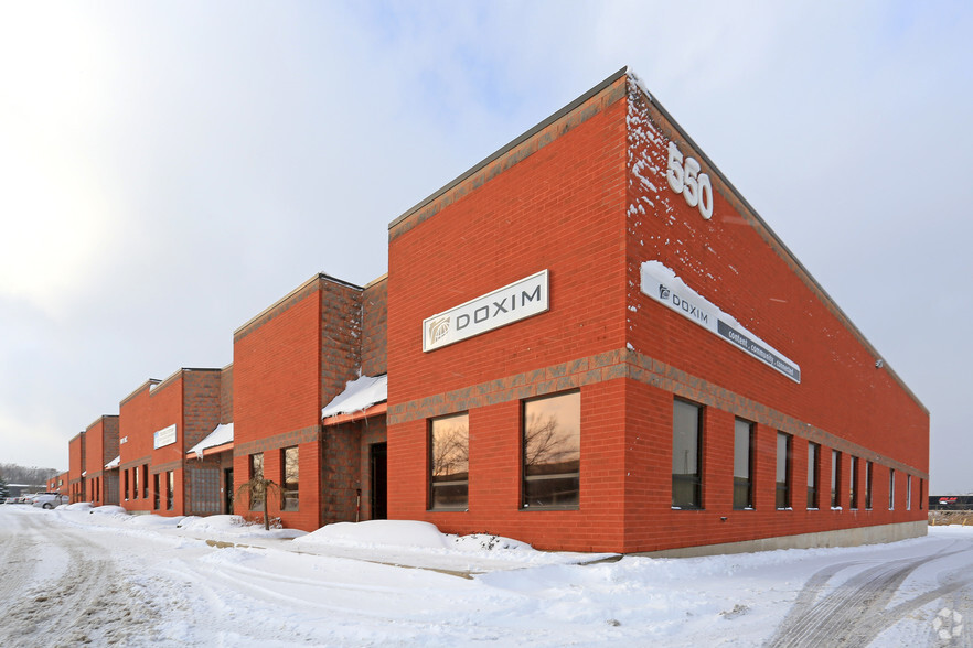550 Trillium Dr, Kitchener, ON à louer - Photo de l’immeuble – Image 2 sur 4