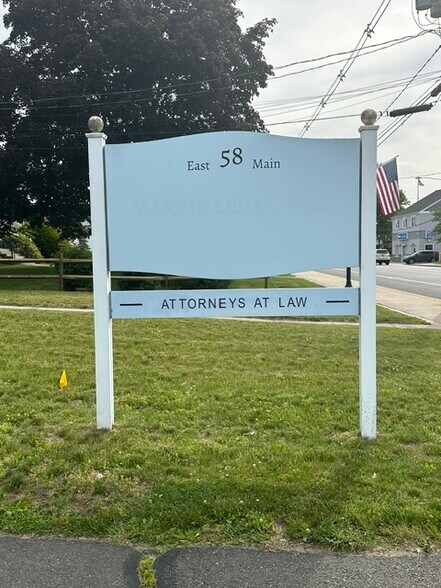 58 E Main St, Plainville, CT à louer - Photo de l’immeuble – Image 3 sur 12