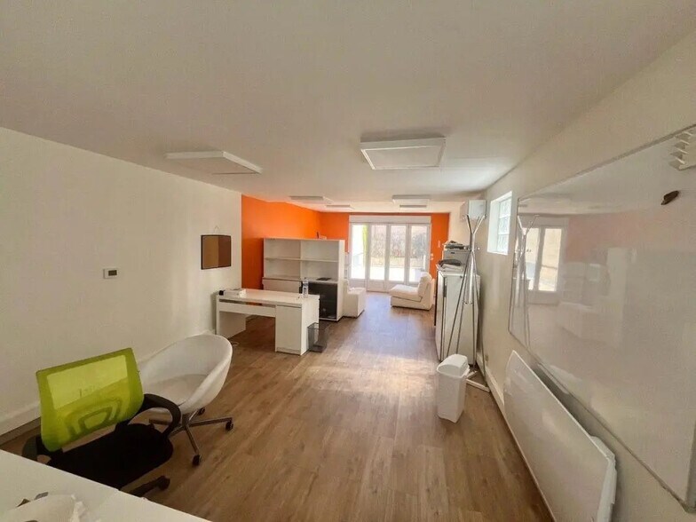 Bureau dans Nanterre à louer - Photo de l’immeuble – Image 1 sur 8