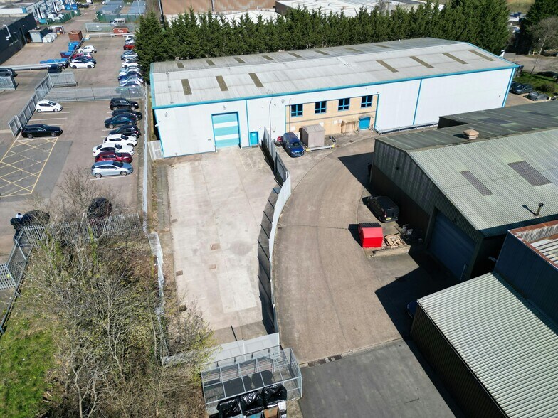 North Portway Close, Northampton à louer - Photo de l’immeuble – Image 1 sur 6