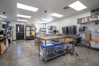 330 NW John Jones Dr, Burleson, TX à vendre Photo intérieure– Image 1 sur 1