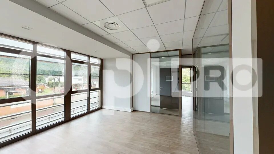 Bureau dans Neuville-sur-Saône à louer - Photo de l’immeuble – Image 2 sur 7