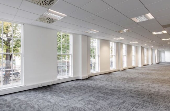 Wellington St, Cheltenham à louer Photo intérieure– Image 1 sur 3