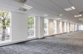 Wellington St, Cheltenham à louer Photo intérieure– Image 1 sur 3