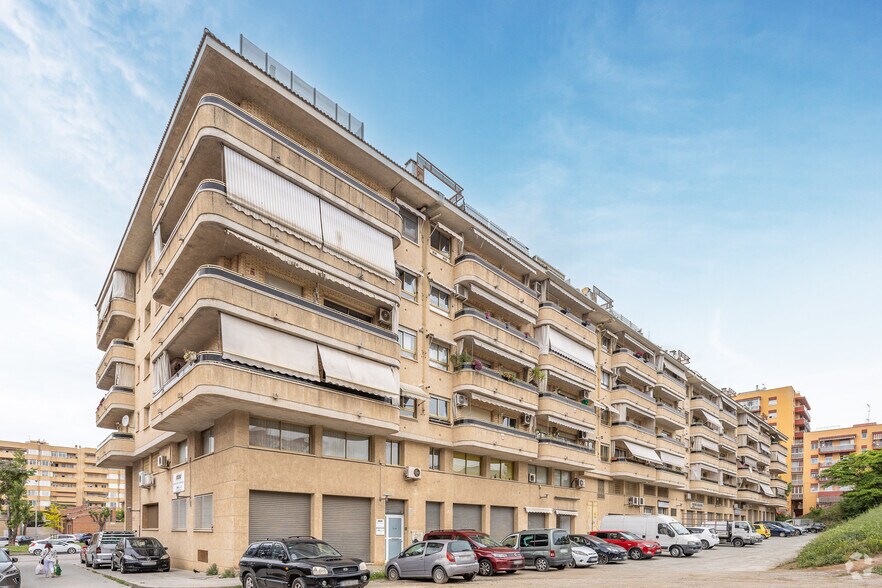 Carrer Via Alexandra, 12, Sabadell, Barcelona à louer - Photo de l’immeuble – Image 3 sur 3