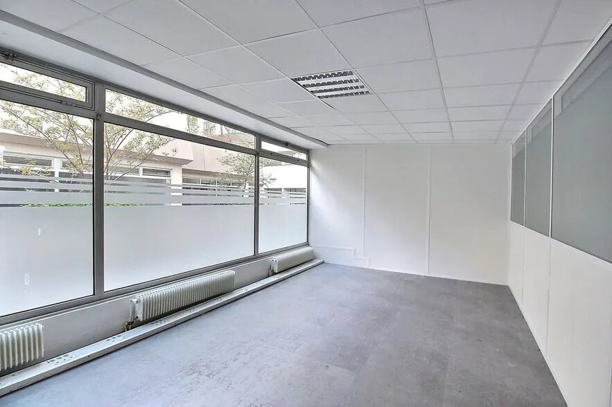 27-31 Rue De Fontarabie, Paris à vendre - Photo de l’immeuble – Image 3 sur 8