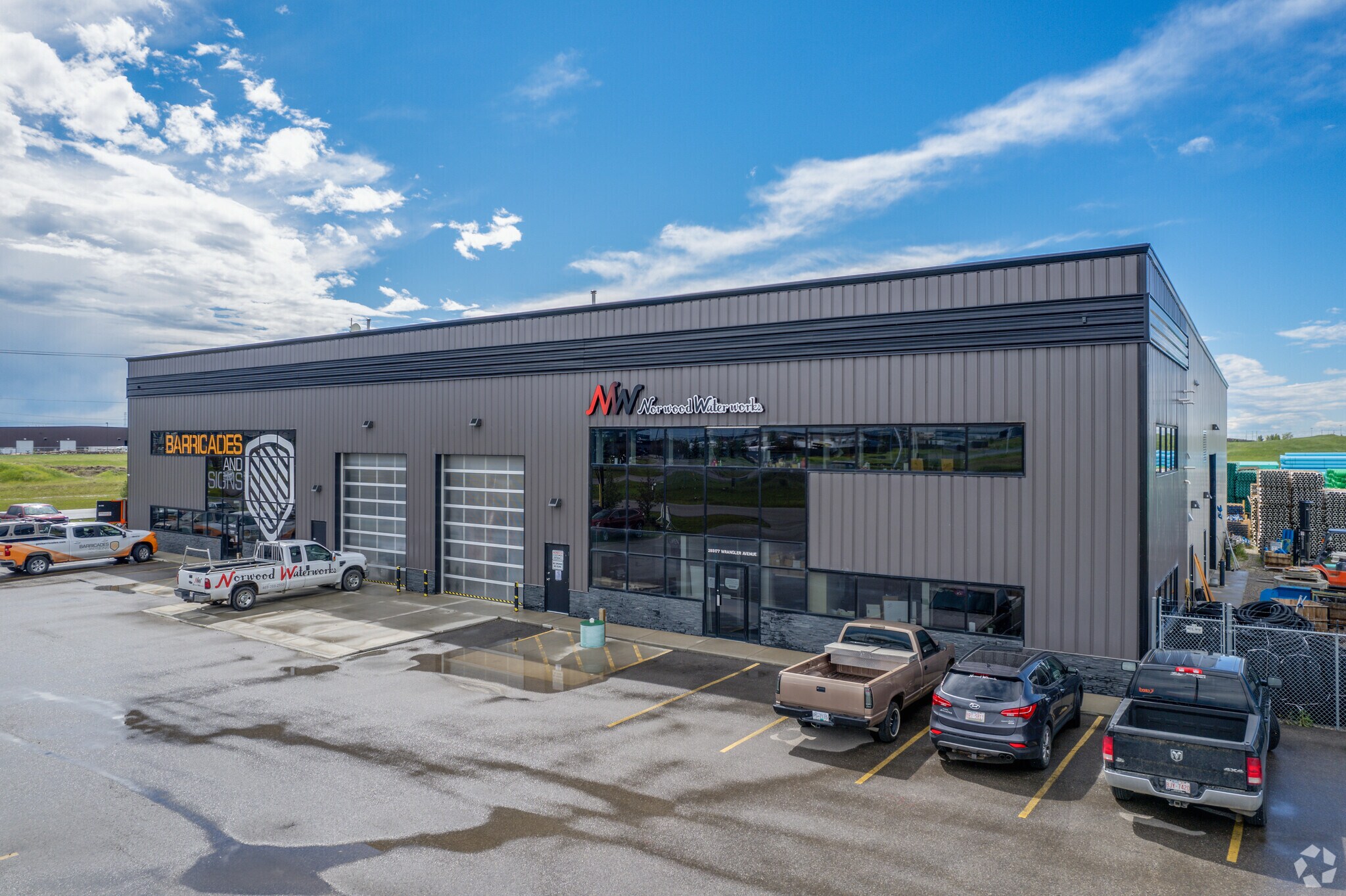 285177 Wrangler Ave SE, Rocky View No 44, AB à louer Photo principale– Image 1 sur 6