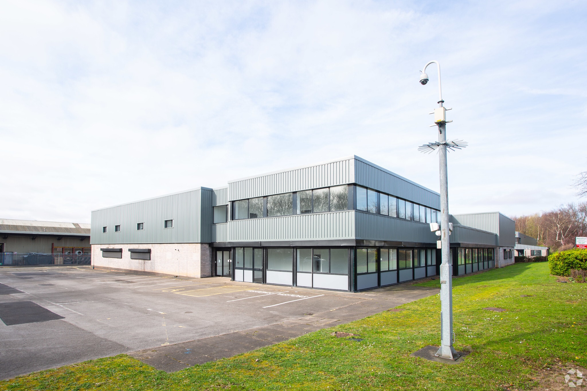 Bescot Cres, Walsall à louer Photo principale– Image 1 sur 4
