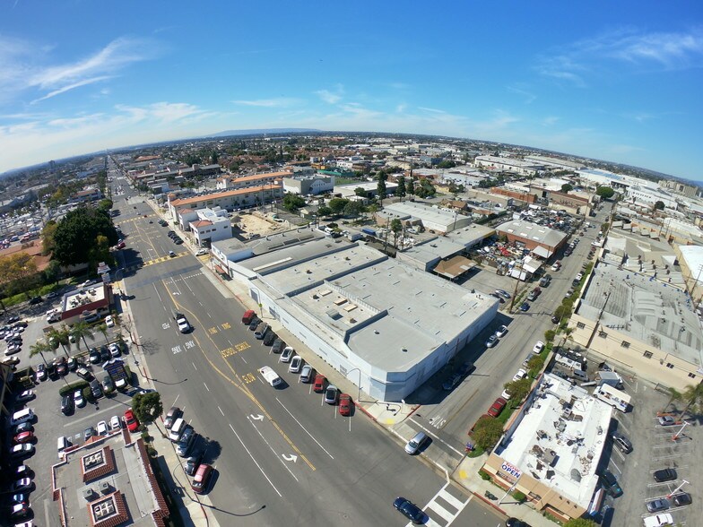 2560 E 56th St, Huntington Park, CA à louer - Aérien – Image 2 sur 6