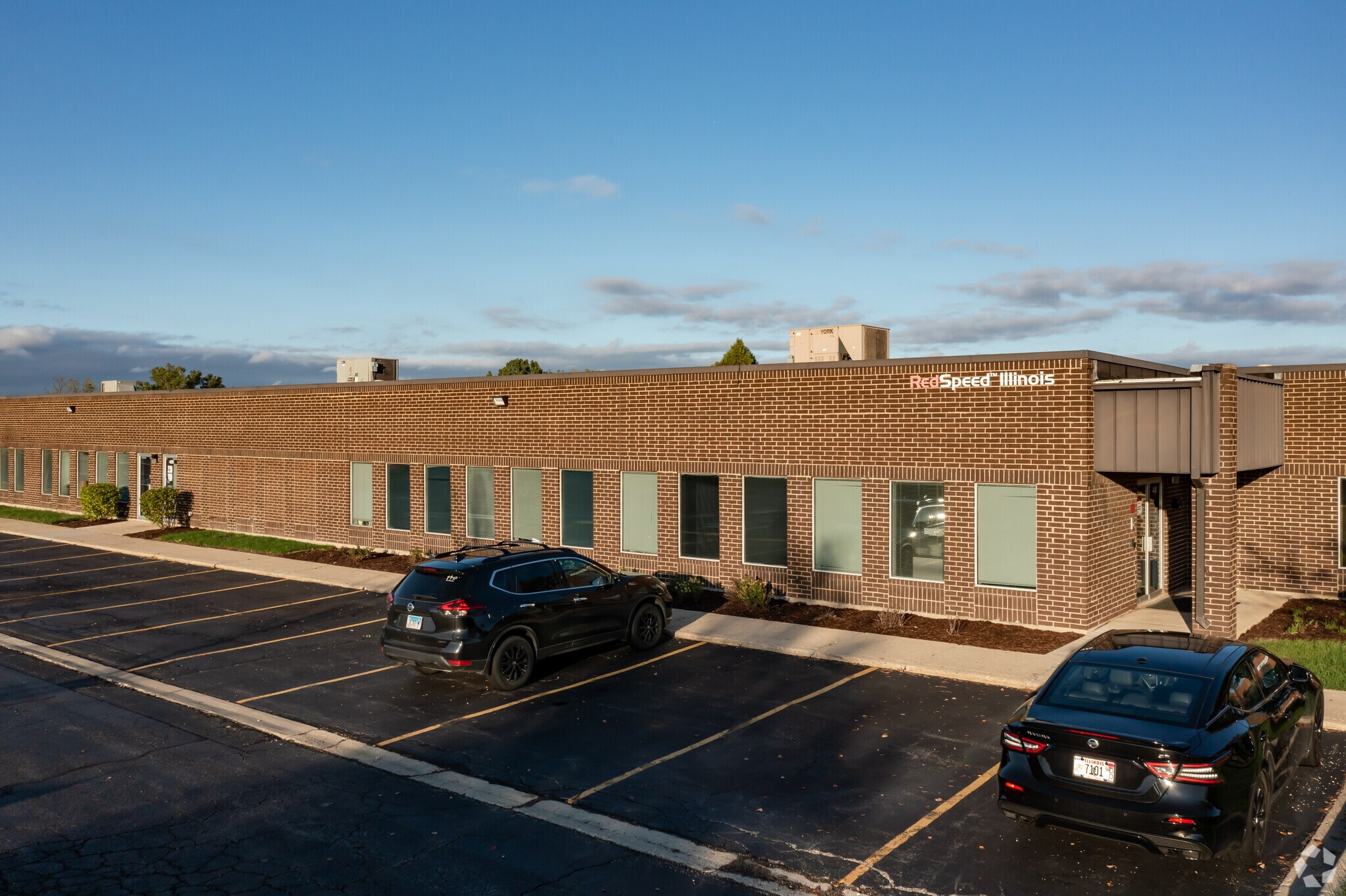 400-420 Eisenhower Ln N, Lombard, IL à vendre Photo principale– Image 1 sur 4