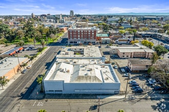 1029-1045 N El Dorado St, Stockton, CA - Vue aérienne  vue de carte - Image1