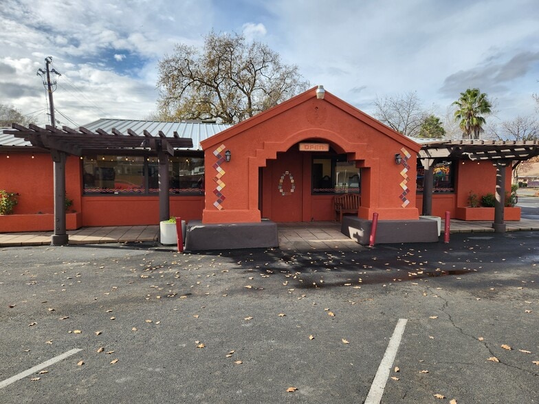 2365 Esplanade Rd, Chico, CA à vendre - Photo de l’immeuble – Image 1 sur 5