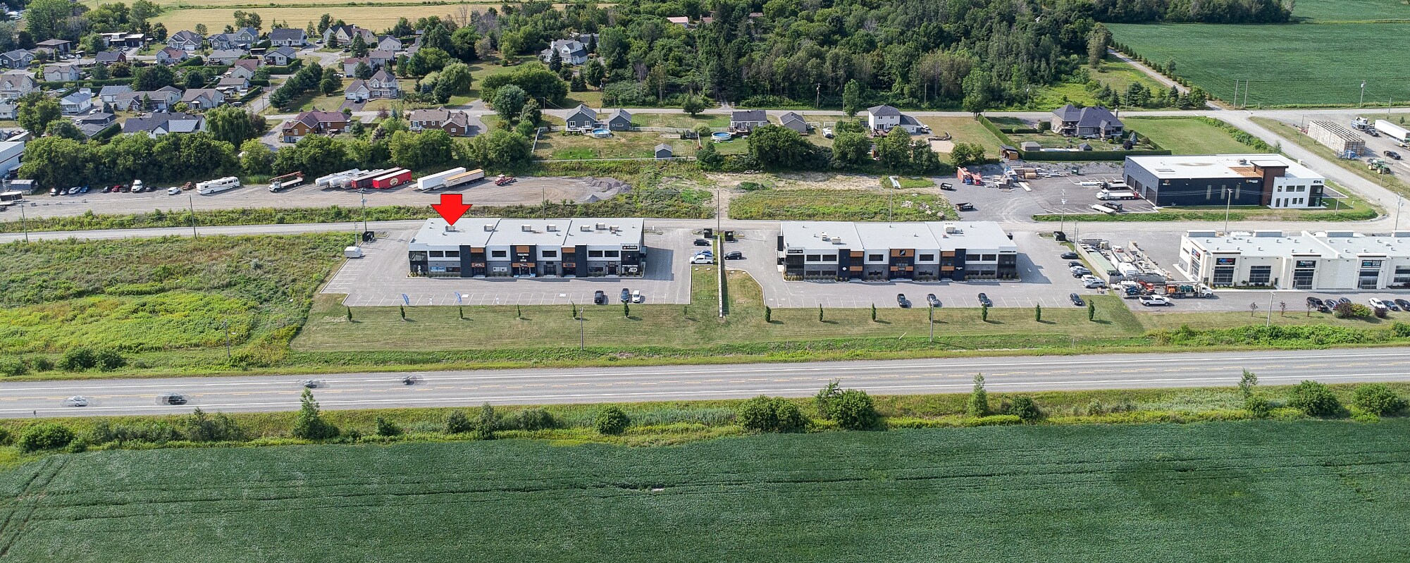 174 Rue Lescarbeault, Saint-alexis-de-montcalm, QC à louer Photo de l’immeuble– Image 1 sur 11