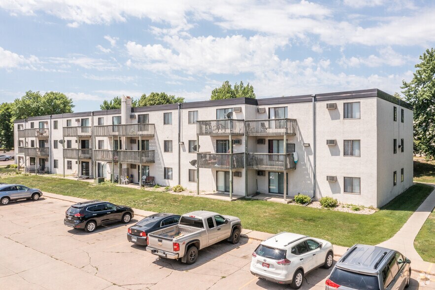 3400 E 11th St, Sioux Falls, SD à vendre - Photo de l’immeuble – Image 2 sur 5