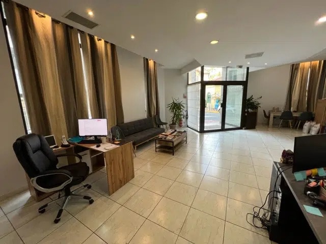 93 Boulevard Carnot, Cannes à louer - Photo de l’immeuble – Image 2 sur 7