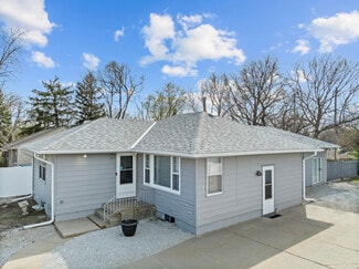 Plus de détails pour 2951 N 70th St, Lincoln, NE - Bureau à vendre