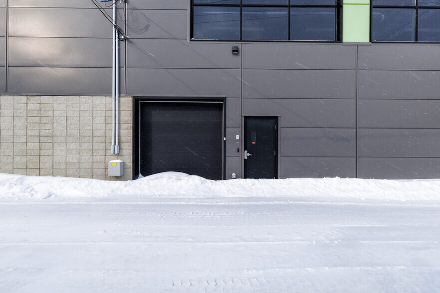 100 Boul Ford, Châteauguay, QC à vendre - Photo de l’immeuble – Image 3 sur 8