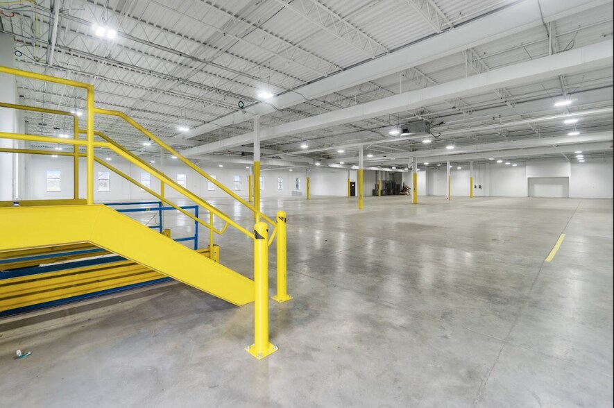 6040 Tarbell Rd, Syracuse, NY à louer - Photo de l’immeuble – Image 3 sur 5