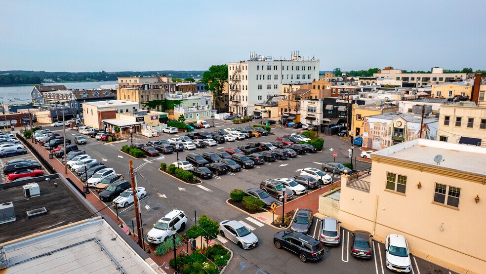 43 W Front St, Red Bank, NJ à vendre - Photo de l’immeuble – Image 2 sur 9
