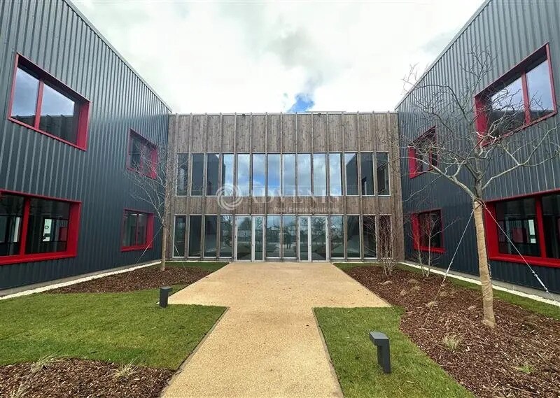 Industriel/Logistique dans Le Thillay à louer - Photo de l’immeuble – Image 2 sur 12