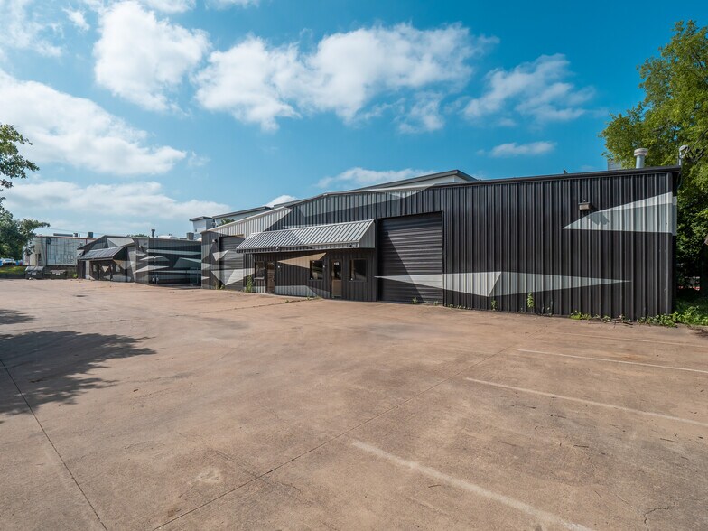 115 St Elmo Rd, Austin, TX à louer - Photo de l’immeuble – Image 3 sur 8