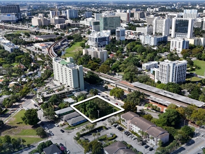 752-766 NW 11th St, Miami, FL à vendre - Aérien – Image 1 sur 3