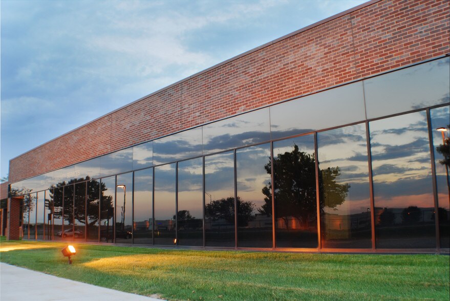 11200-11274 Aurora Ave, Urbandale, IA à louer - Photo de l’immeuble – Image 2 sur 6