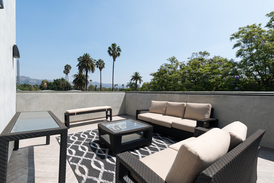 8301-8305 Beverly Blvd, Los Angeles, CA à louer - Photo de l’immeuble – Image 3 sur 4
