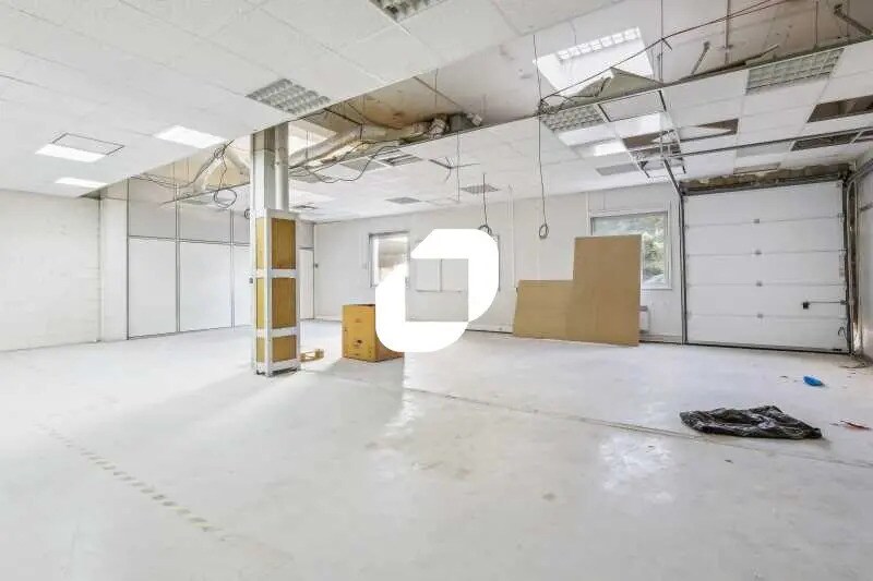 Bureau dans Nanterre à louer - Photo de l’immeuble – Image 3 sur 10