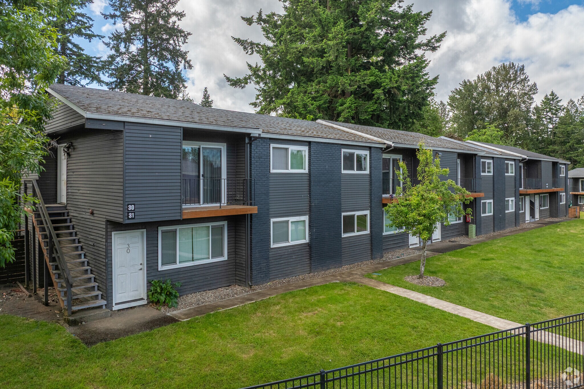 11255 SW Greenburg Rd, Tigard, OR à vendre Photo principale– Image 1 sur 23